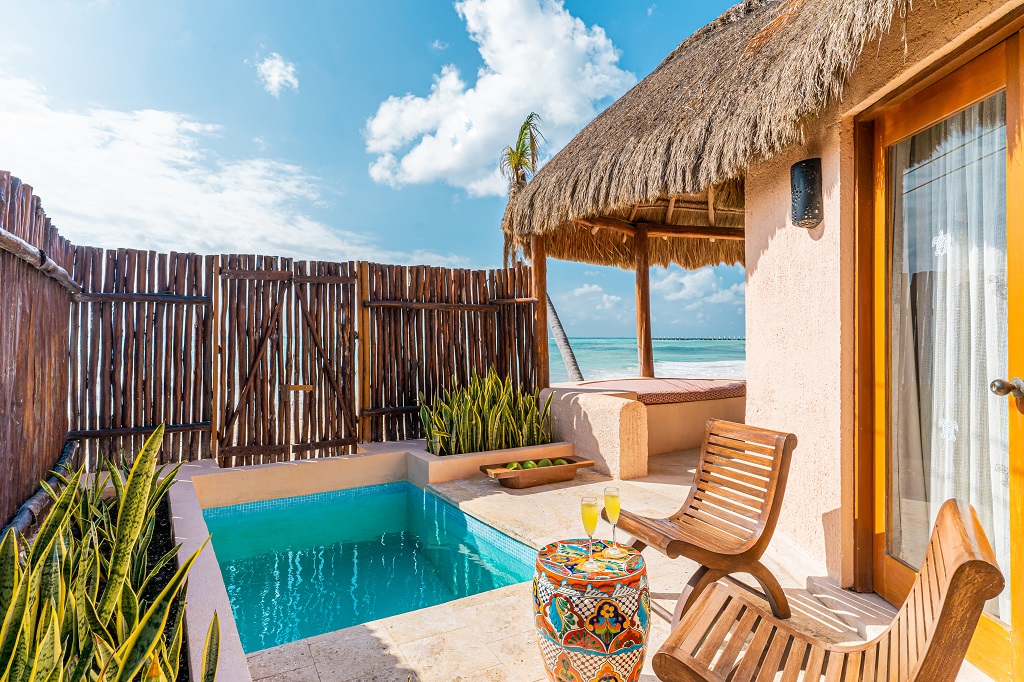 Mahekal Beach Resort, un hotel en Playa del Carmen único