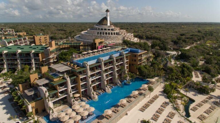 Escapada romántica en el Hotel Xcaret Arte